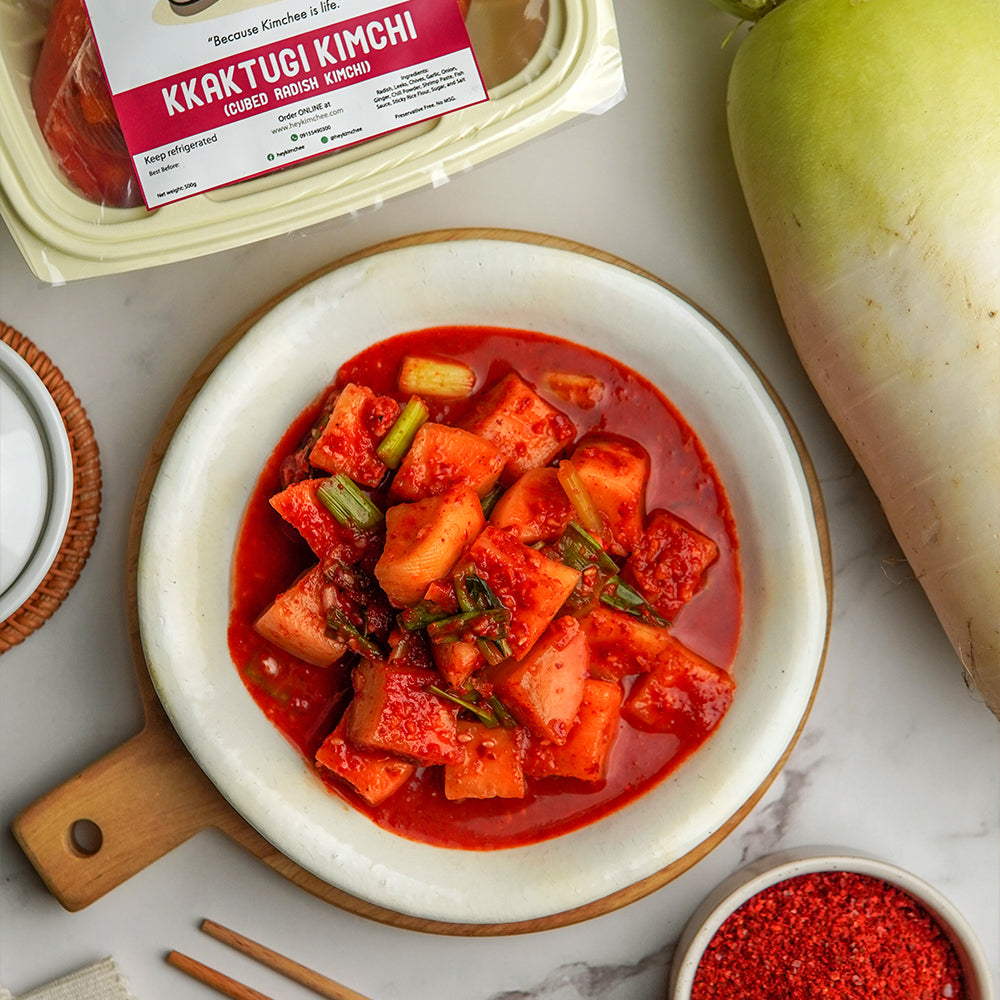 <strong>KKAKDUGI KIMCHEE</strong><br>[Cubed Radish Kimchee]